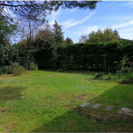 Emplacement De Toile De Tente Dans Jardin Cugand 外观 照片